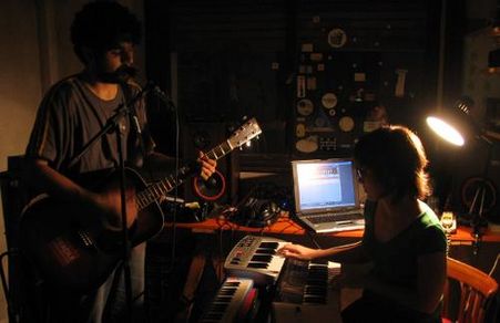 verdeoscuro-ensayando.jpg